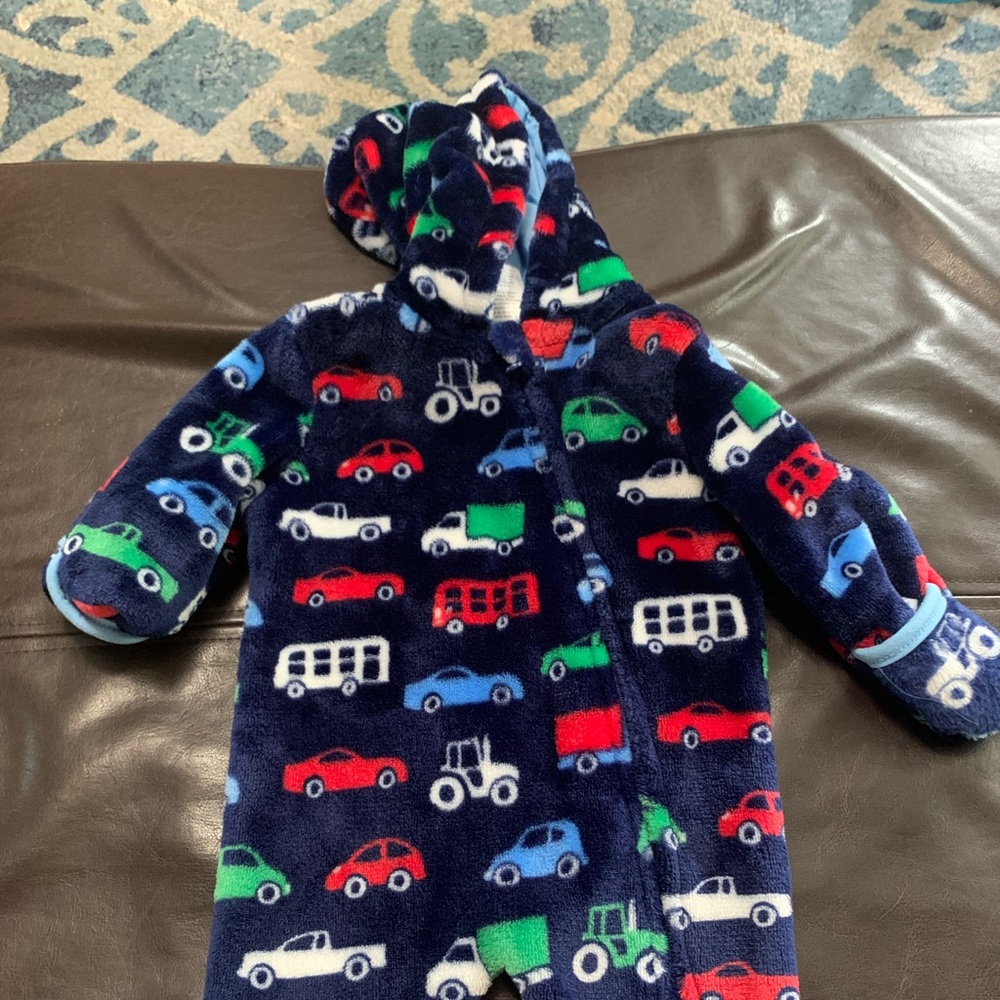 Warm thin snow suit